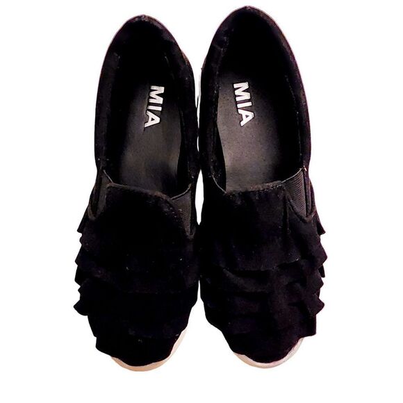 MIA Shoes - MIA Margaret Slip On Sneaker Ruffle Top Shoes Black Microfiber Womens Size 6